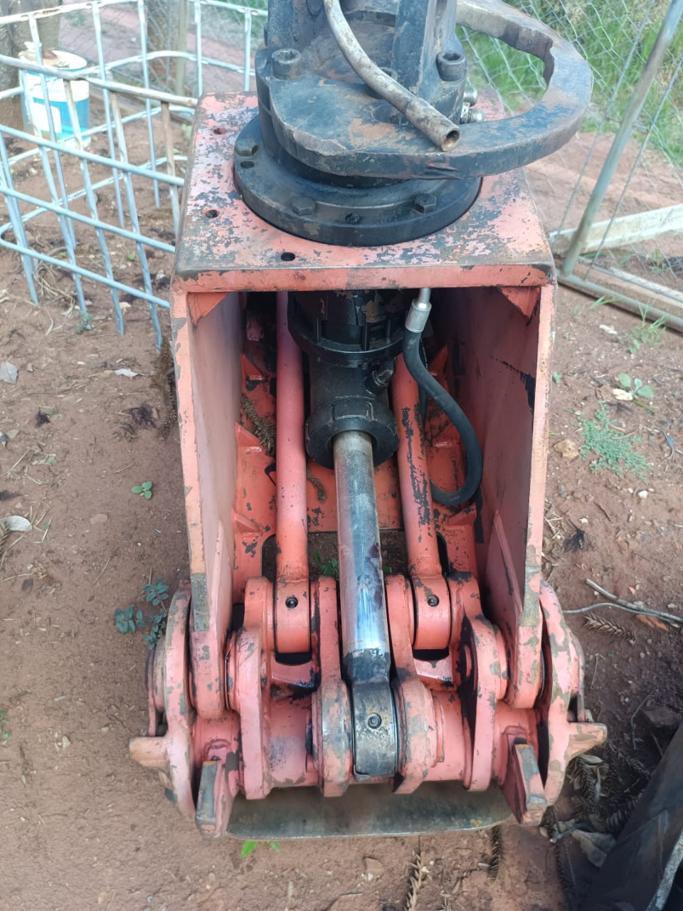 Garra florestal com rotator J. D'Souza